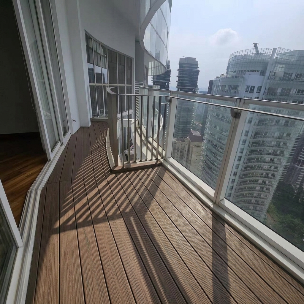 Balcony after composite decking